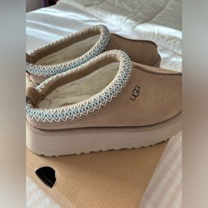 Ugg Tazz Sand Size 6